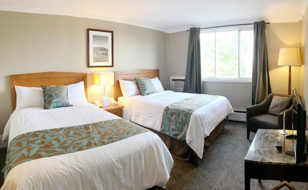 double bed bedroom